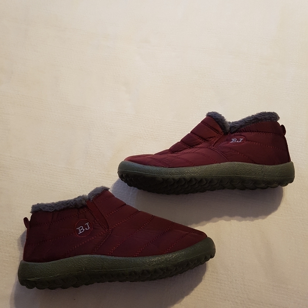 BJ booties with fuzzy lining, fit 7- 7 1/2 ladies best